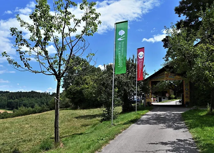 אורחן Landguet Ried - Center For Mindful Living